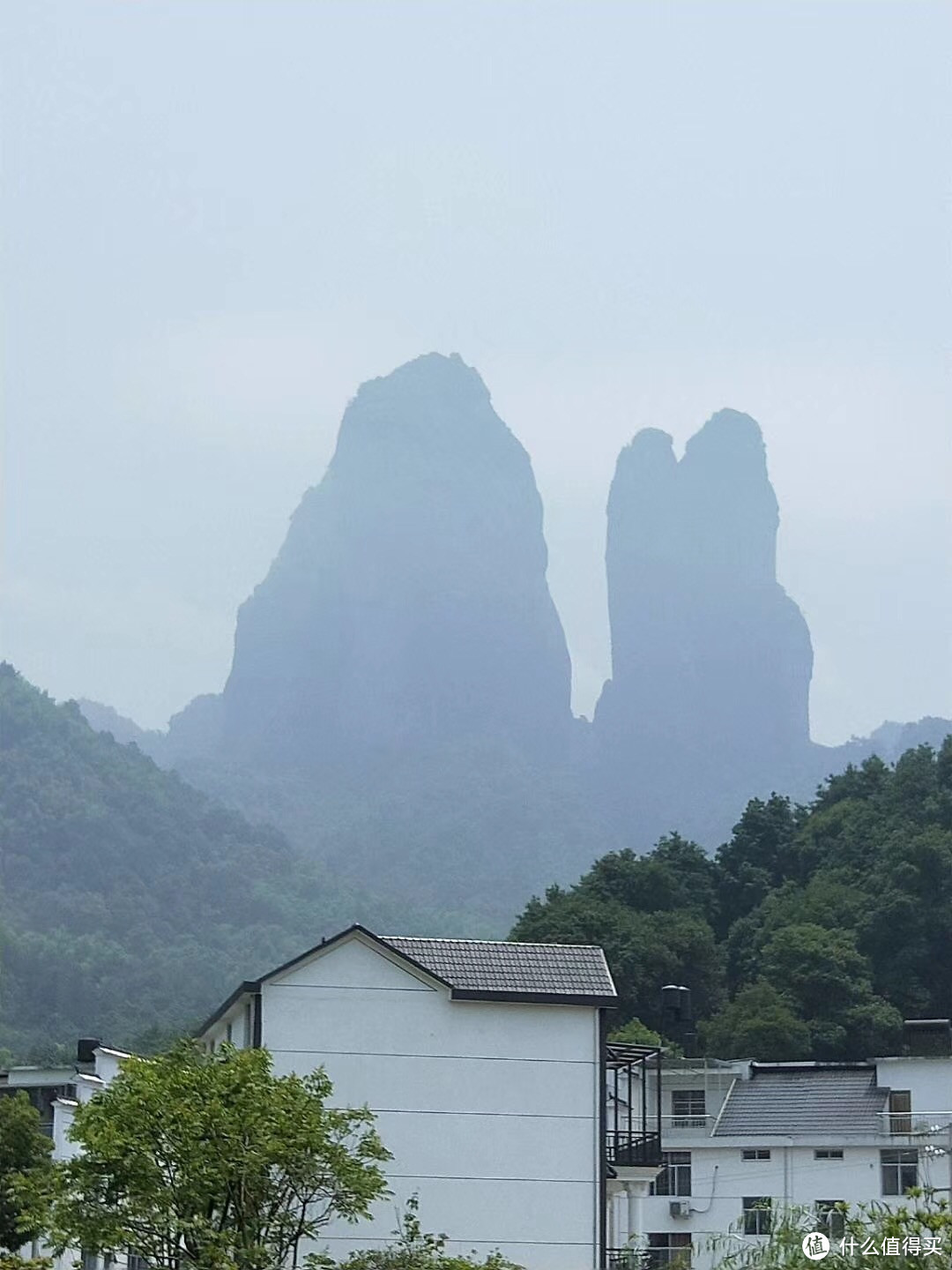 在山脚下“望江郎山荘”吃美味的农家菜之衢州特色“三头一掌”（鸭头、鸭掌、兔头、鹅头）