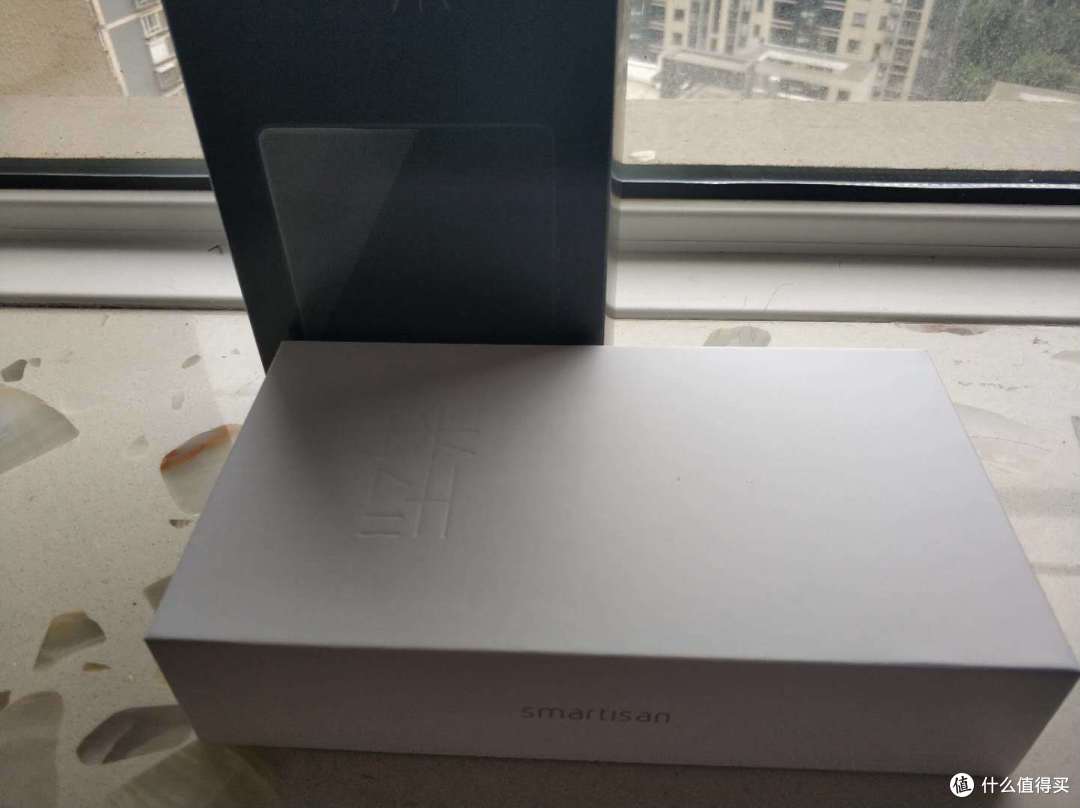 一层纸拆掉下面是外壳