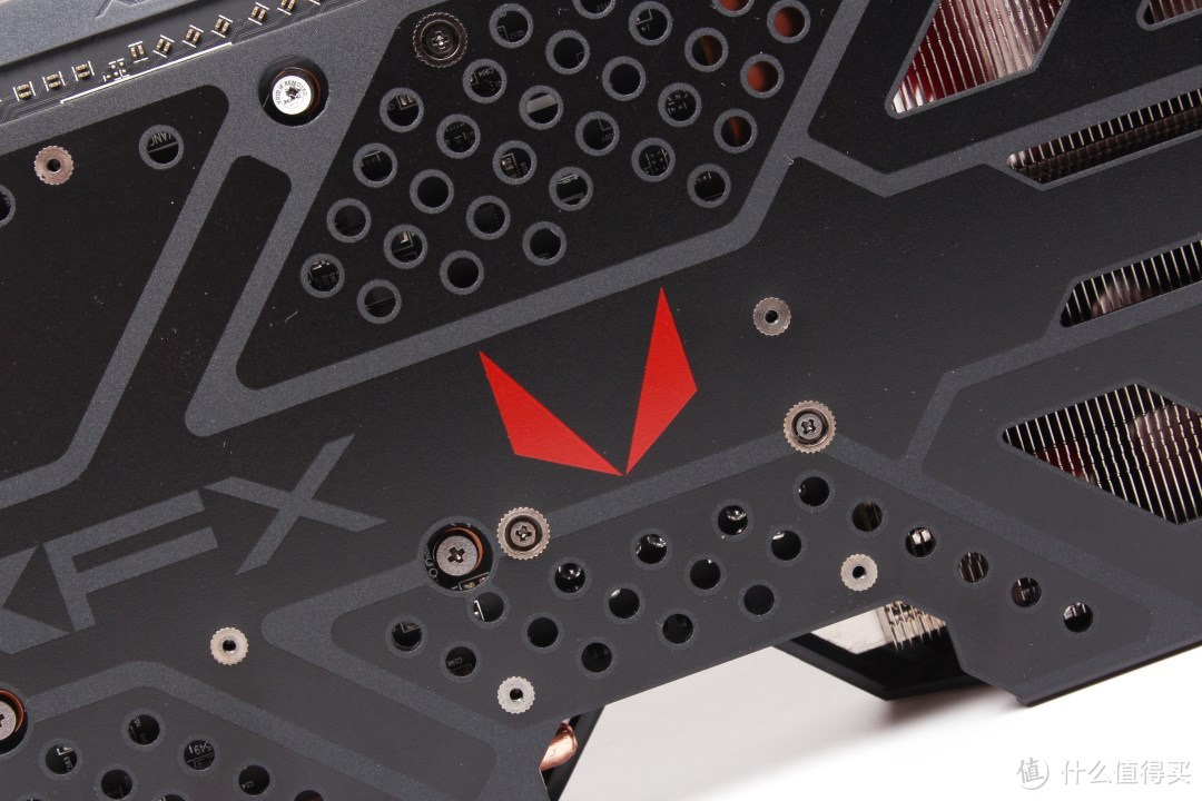 XFX 讯景 RX VEGA 56 非公版显卡 评测