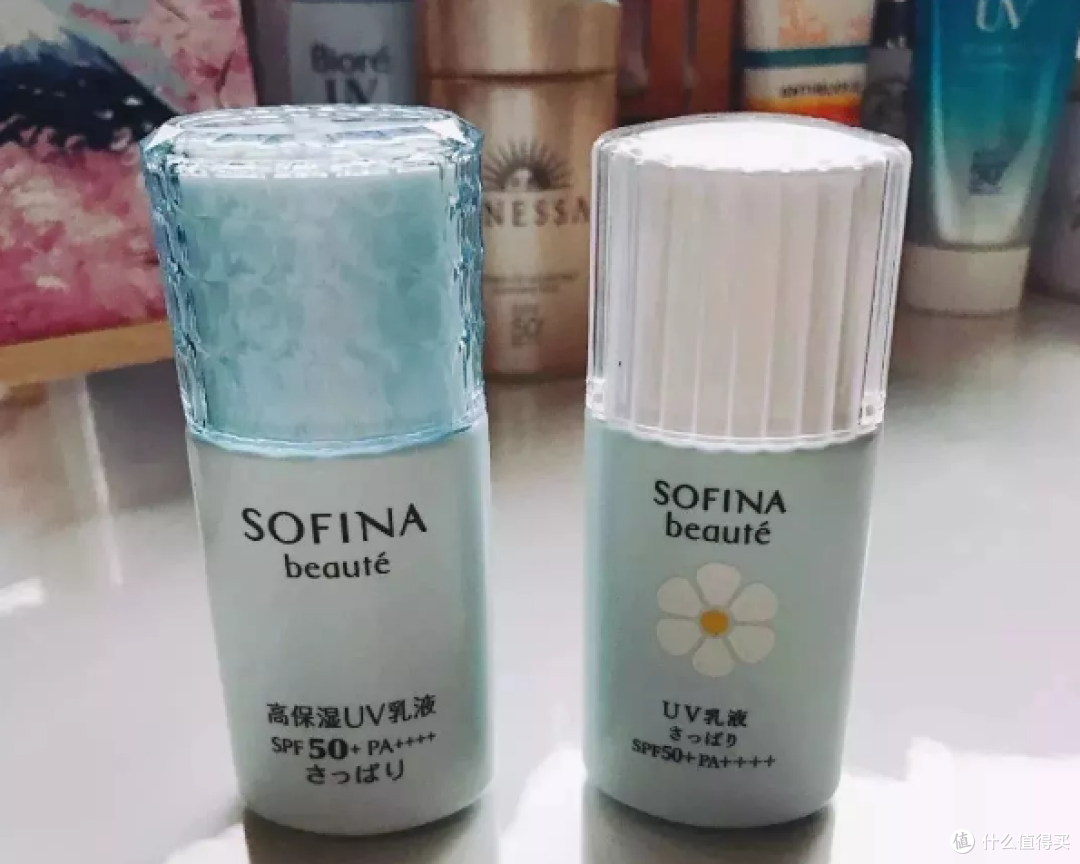 左：新版蓝朋友；右：旧版蓝小花
