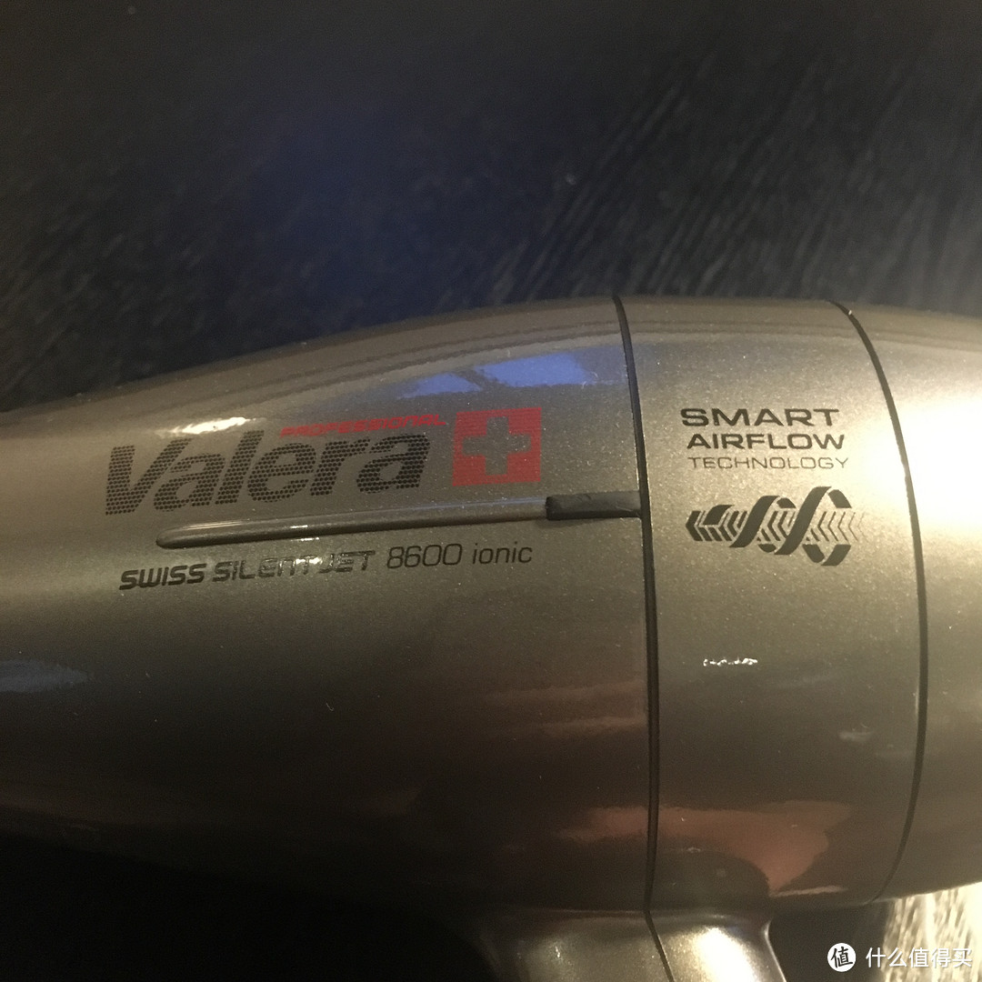 是什么让我的头发乌黑发亮？Valera SilentJet 8600水护色吹风机！（测评真人秀）