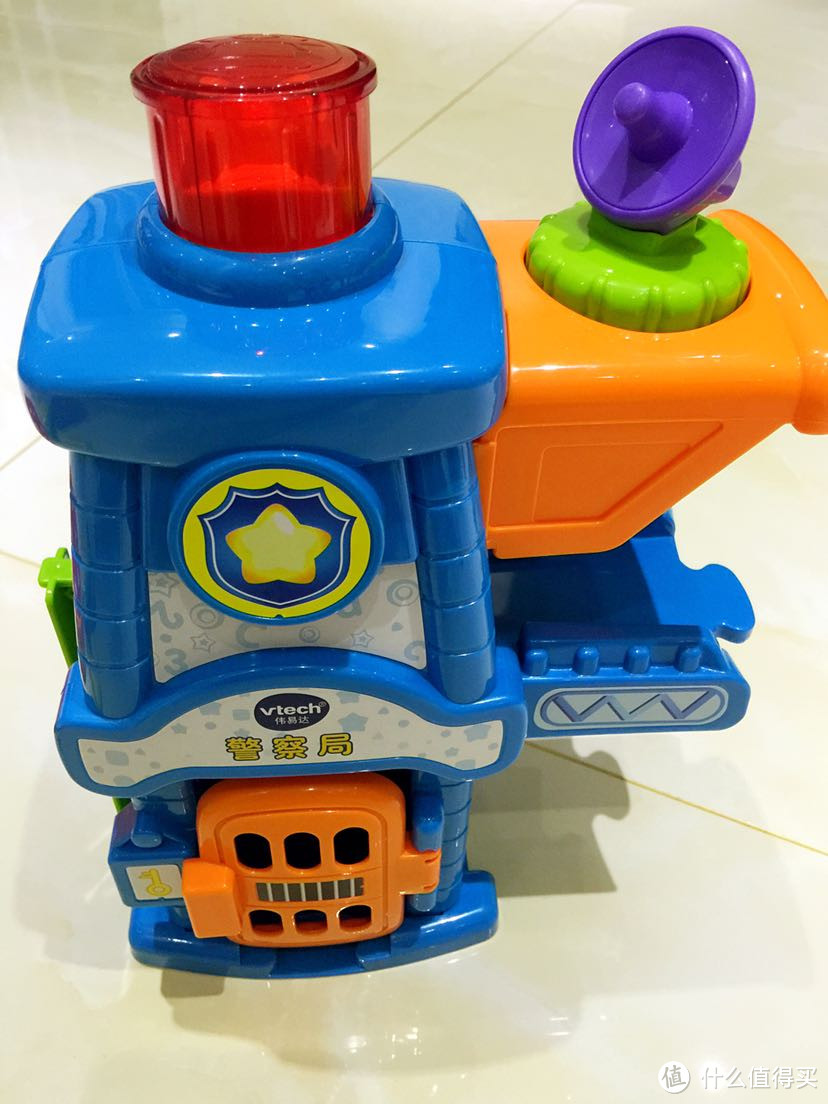 Vtech 伟易达 神奇轨道车警察局特别版 开箱