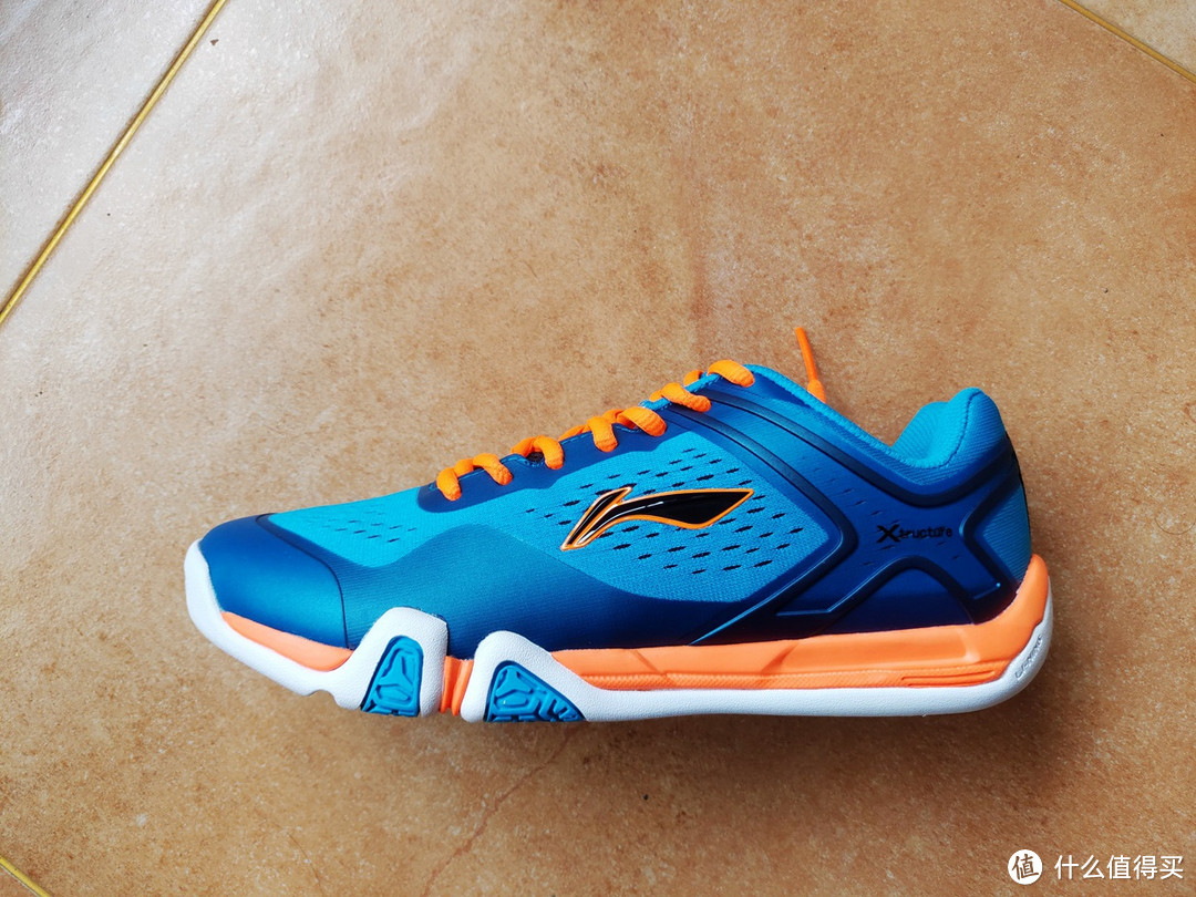 给父亲的礼物—LI-NING 李宁 夏款透气羽毛球鞋开箱