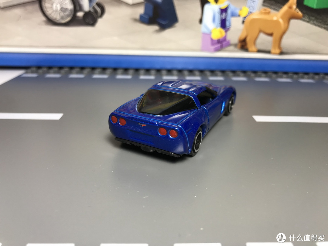 打折优惠凑单好物：TOMICA 多美卡 Chevrolet Corvette Z06 雪佛莱 合金玩具车模型开箱