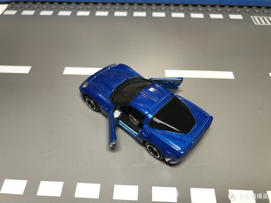 打折优惠凑单好物：TOMICA 多美卡 Chevrolet Corvette Z06 雪佛莱 合金玩具车模型开箱