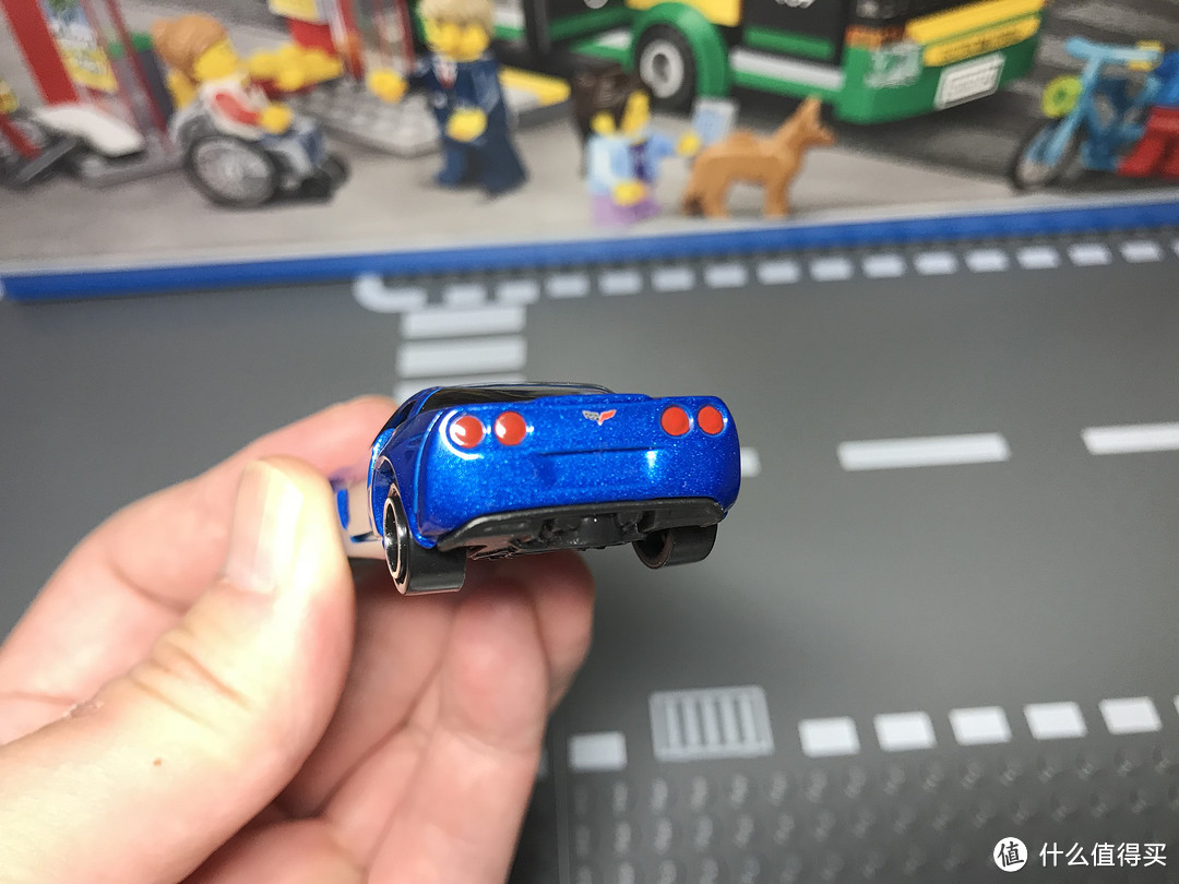 打折优惠凑单好物：TOMICA 多美卡 Chevrolet Corvette Z06 雪佛莱 合金玩具车模型开箱