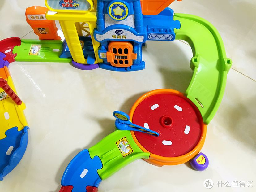 Vtech 伟易达 神奇轨道车警察局特别版 开箱