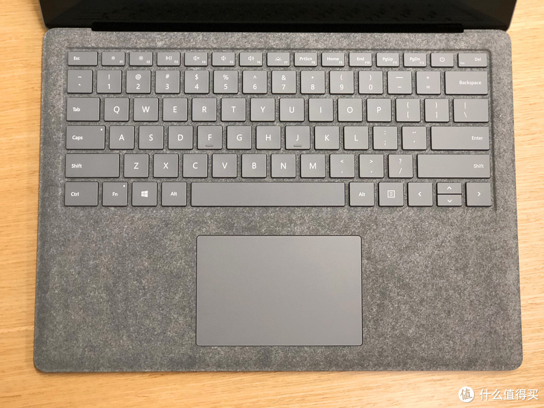 为了给表妹“肩”减负，入手一台码字方便的超轻薄触摸屏笔记本Surface Laptop