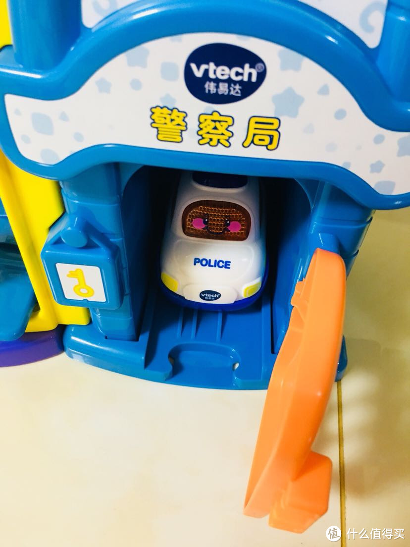 Vtech 伟易达 神奇轨道车警察局特别版 开箱