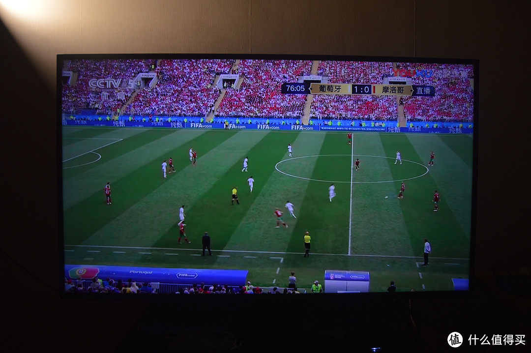 或许是没有开通有线电视家庭的最佳世界杯直播观看方案—优酷投屏
