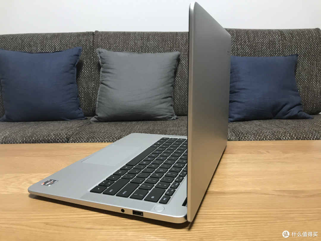送给大学生的升学礼—HUAWEI 华为 荣耀 MagicBook 锐龙版 笔记本 简评