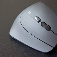 SANWA GMAERGBT11鼠标外观展示(材质|按键|滚轮|防滑橡胶|拇指位)
