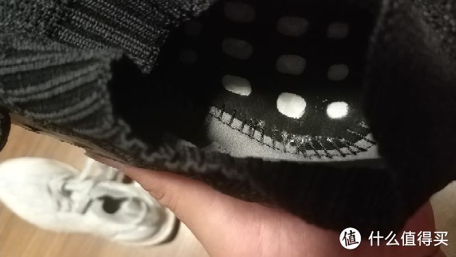 618京东Adidas 阿迪达斯 Ultra Boost Uncaged 运动鞋黑白双煞入手对比记