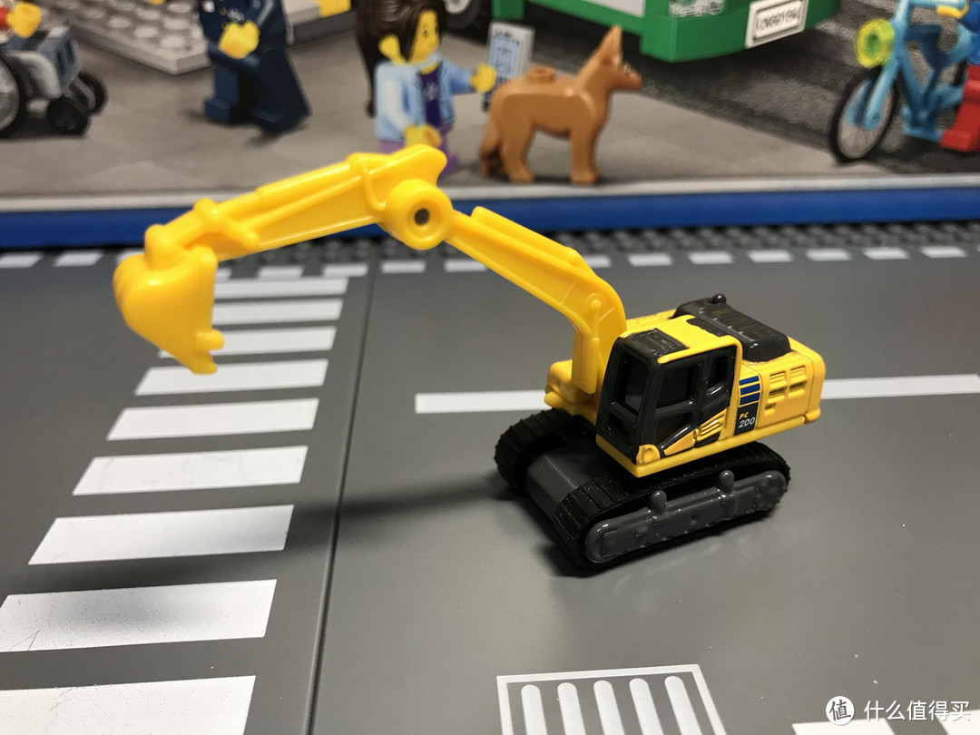 打折优惠凑单好物：TOMICA 多美卡 KOMATSU EXCAVATOR PC200-10 小松挖掘机开箱