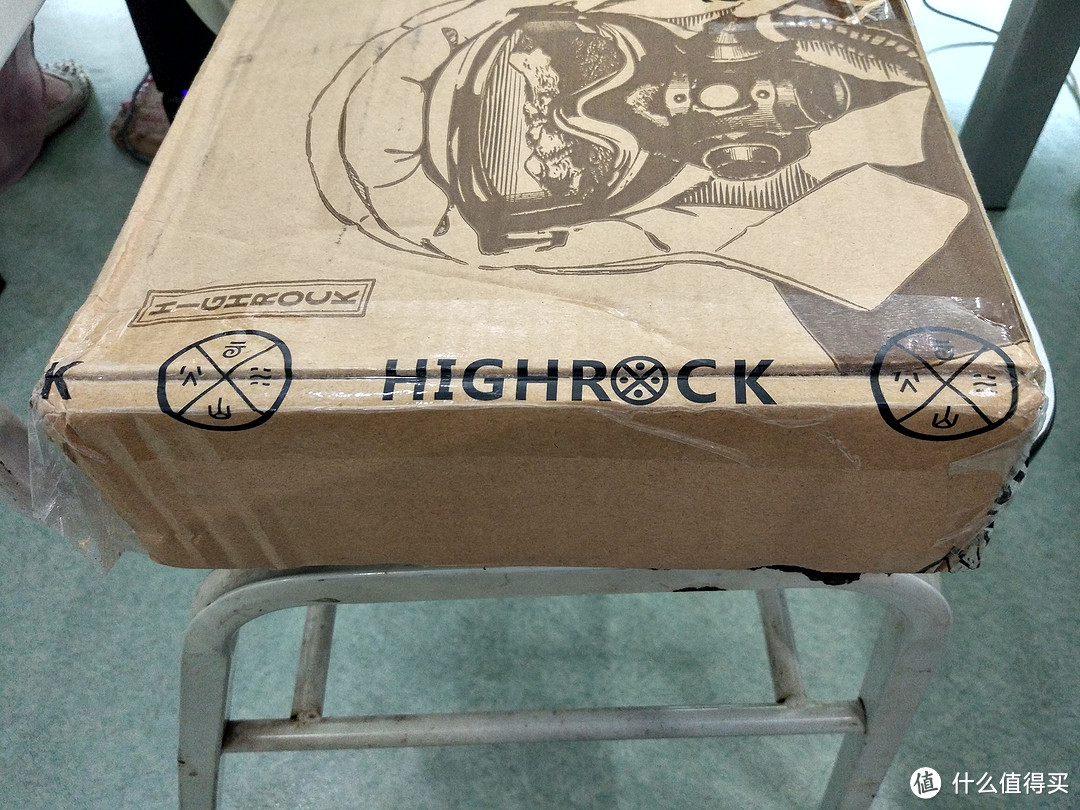 图书馆猿のHIGHROCK 天石 V10 户外白鹅绒轻量情侣羽绒服 开箱