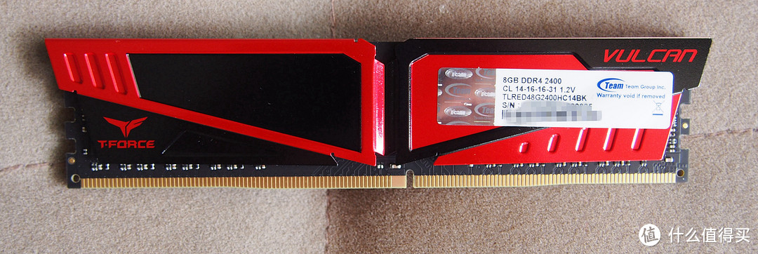 便宜的红色马甲—Team 十铨 火神系列 DDR4 2400 8G 红色 台式机内存