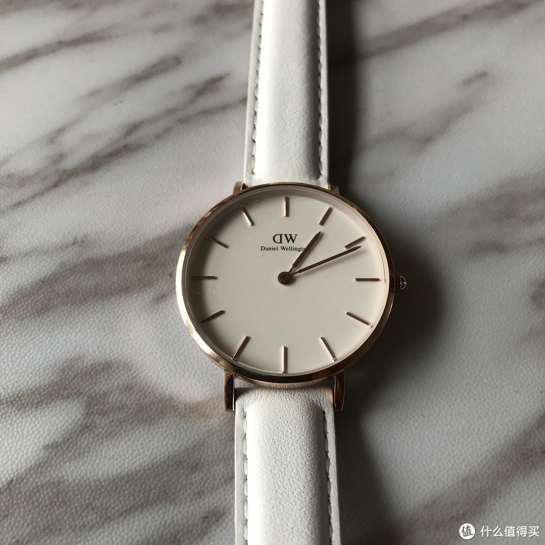 简约不简单——DW（Daniel Wellington）32mm 金边白盘手表