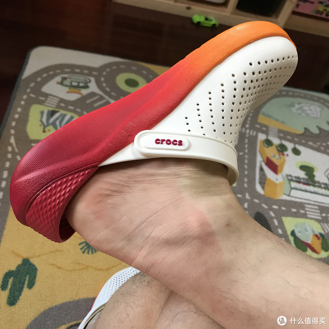 雨天好鞋！Crocs 新款 LiteRide 渐变克骆格