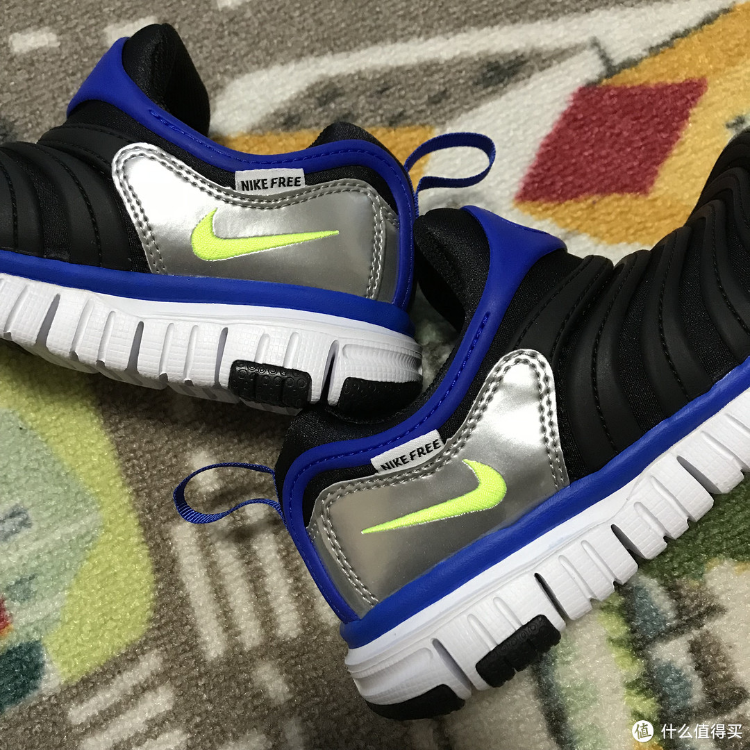 NIKE DYNAMO FREE 毛毛虫童鞋