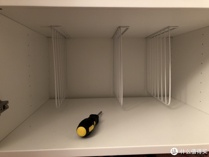 儿童衣柜的再格局:分层隔板和分隔栏的使用(附口袋式收纳法)