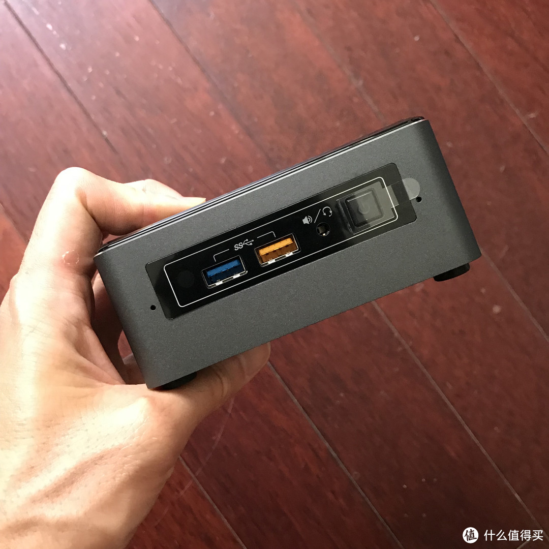 强悍又小巧！Intel NUC7I7BNHL 迷你电脑