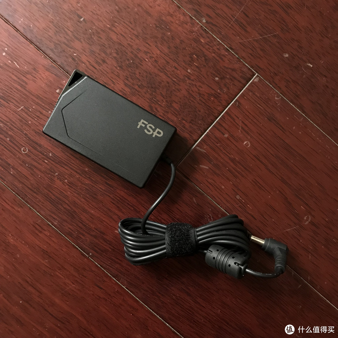 强悍又小巧！Intel NUC7I7BNHL 迷你电脑