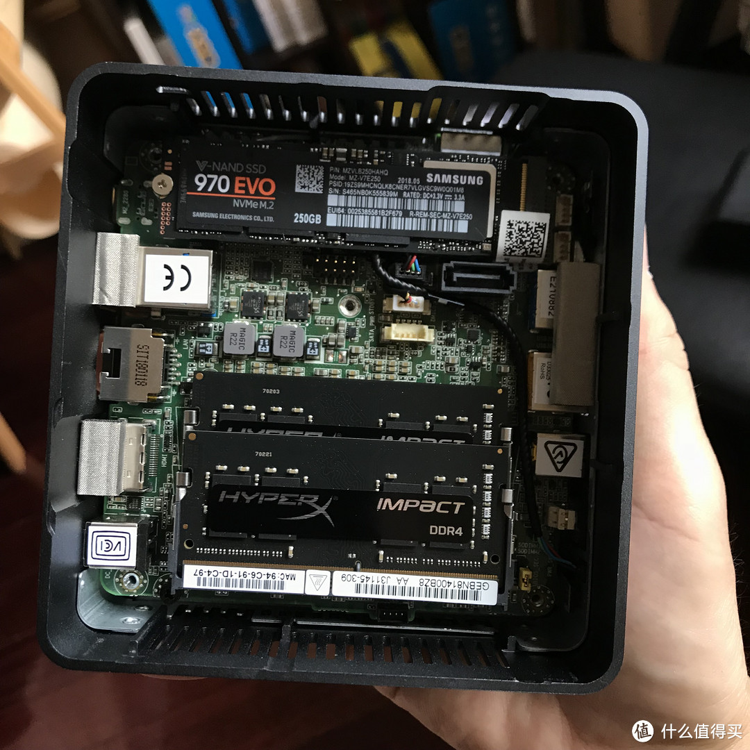 强悍又小巧！Intel NUC7I7BNHL 迷你电脑