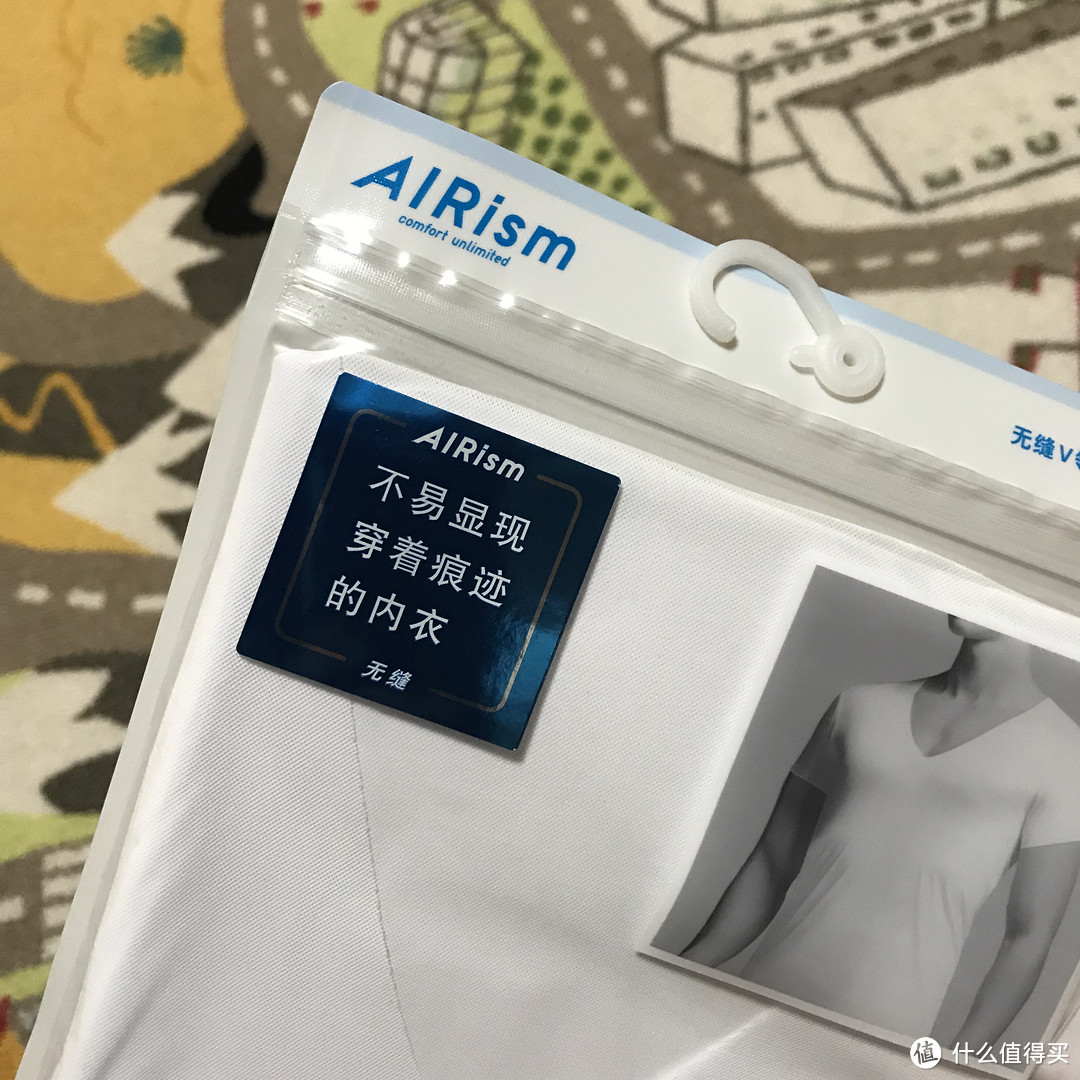 舒适易搭配！UNIQLO 优衣库 AIRism 网眼V领T恤 开箱