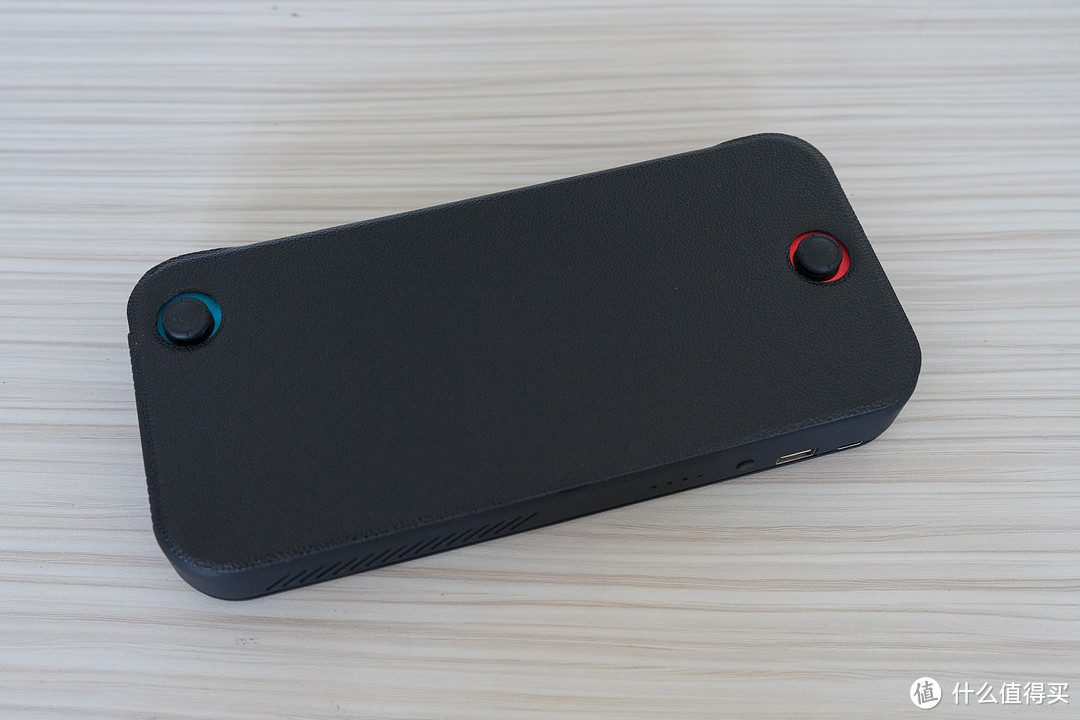 任天堂Switch的贴心帮手—背夹电池和硬壳收纳包大测评