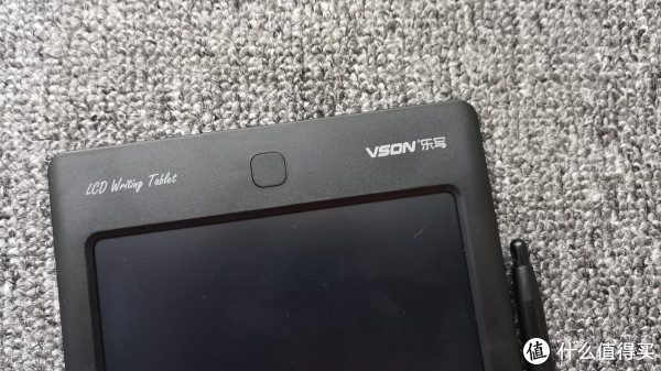 手写板上方方块按键为擦除键，用于将画面清空。