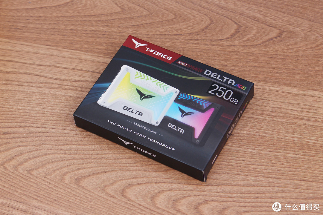 七彩炫光的固态—TEAM 十铨 T-FORCE DELTA RGB SSD 固态硬盘评测