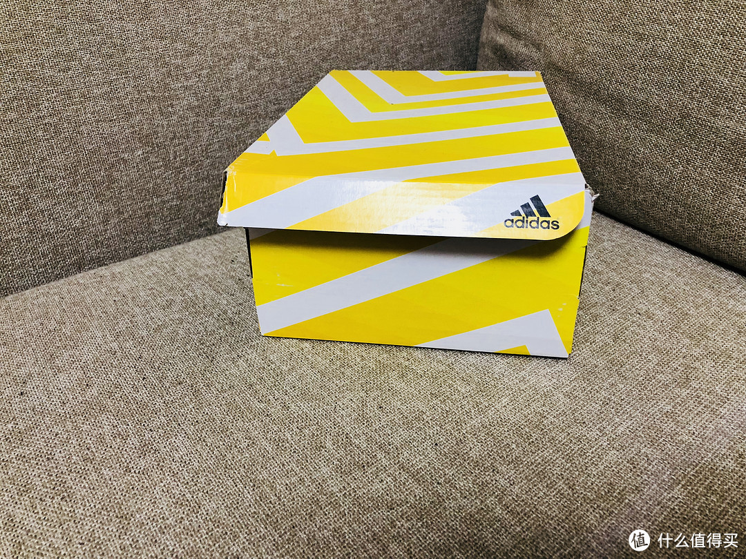 你别说，这双杂乱无章的Adidas 阿迪达斯 Pure Boost还挺好看