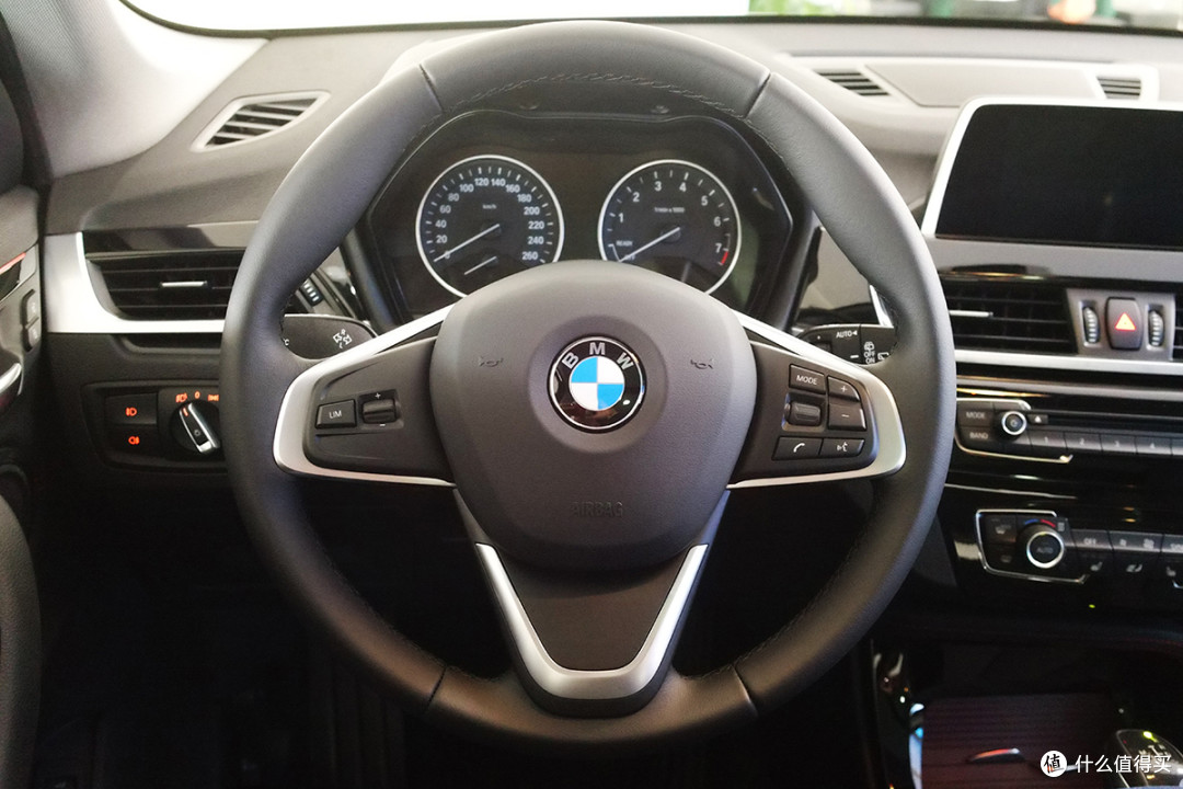 瞎子背瘸子—BMW 宝马 X1 插电混动有何不同?