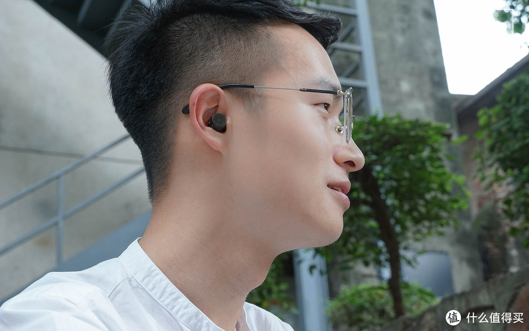 一款体积可能全球最小，体验却不输 AirPods 的蓝牙耳机