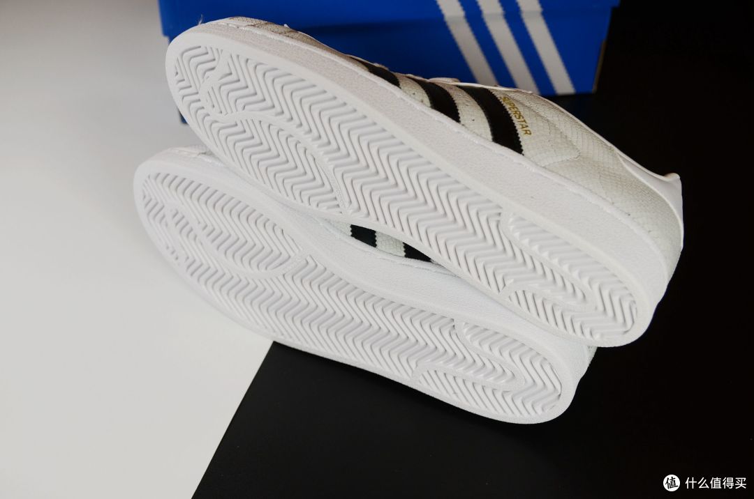 ADIDAS 阿迪达斯 三叶草 SUPERSTAR 贝壳头白蛇皮纹休闲运动鞋开箱