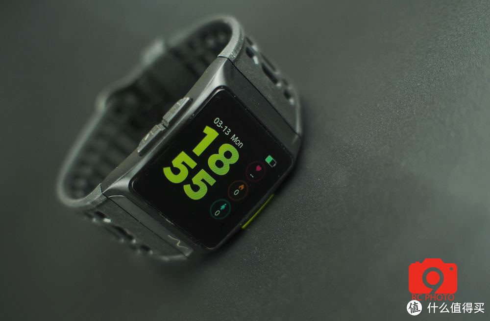 介于智能手环与智能手表之间的选择——埃微能量运动手表P1