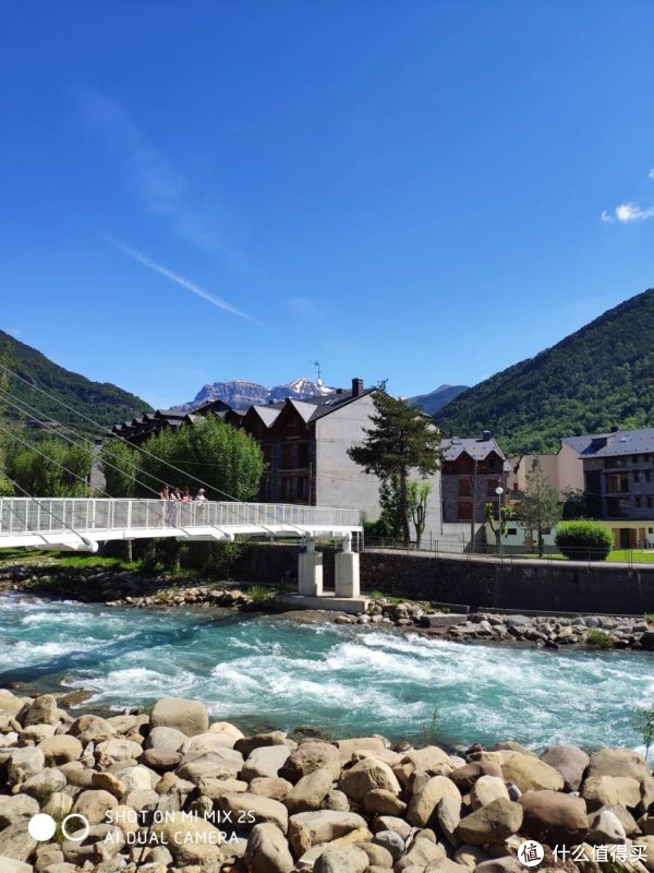 西班牙benasque的上山下水+巴塞罗那和量子计