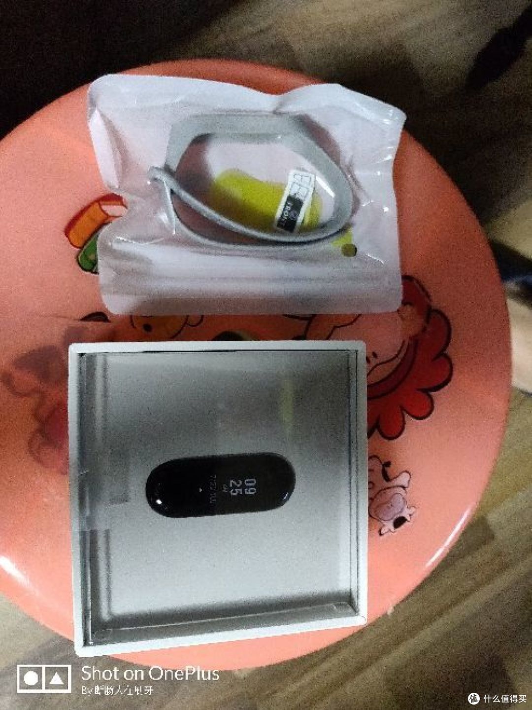 说实在,颜值还是差NIKE不少,但是便宜啊