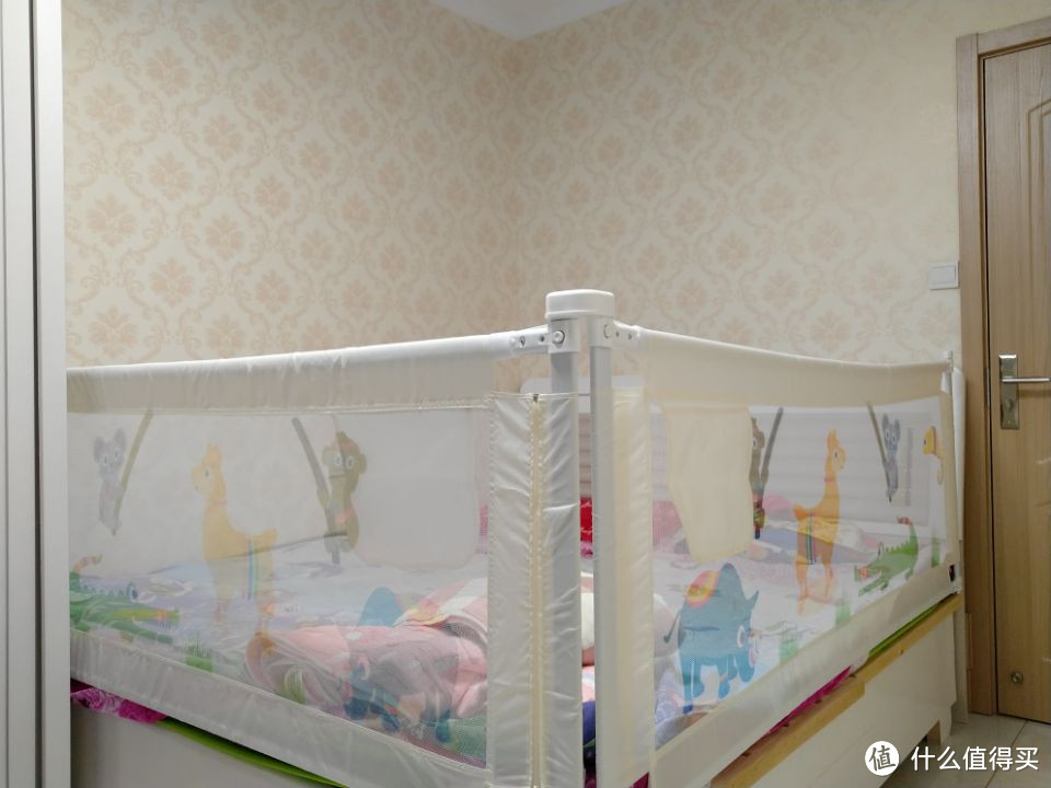 孩子成长安全必备品：宝宝防摔床围栏
