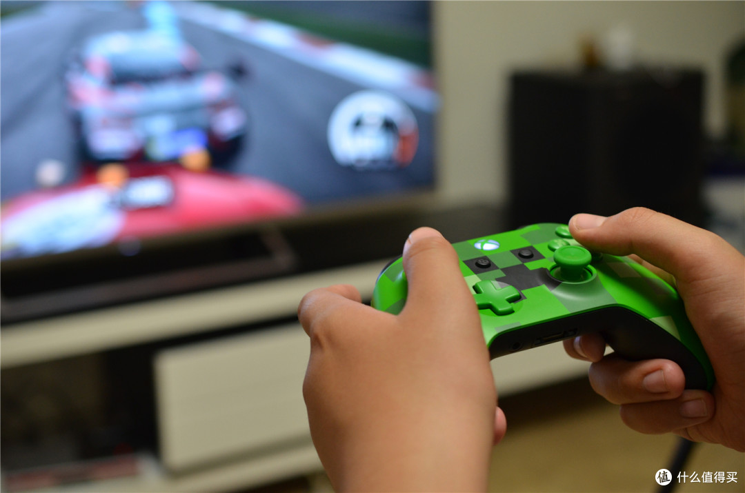 重拾童年玩游戏的乐趣？《我的世界》限量版国行Xbox One S开箱简评