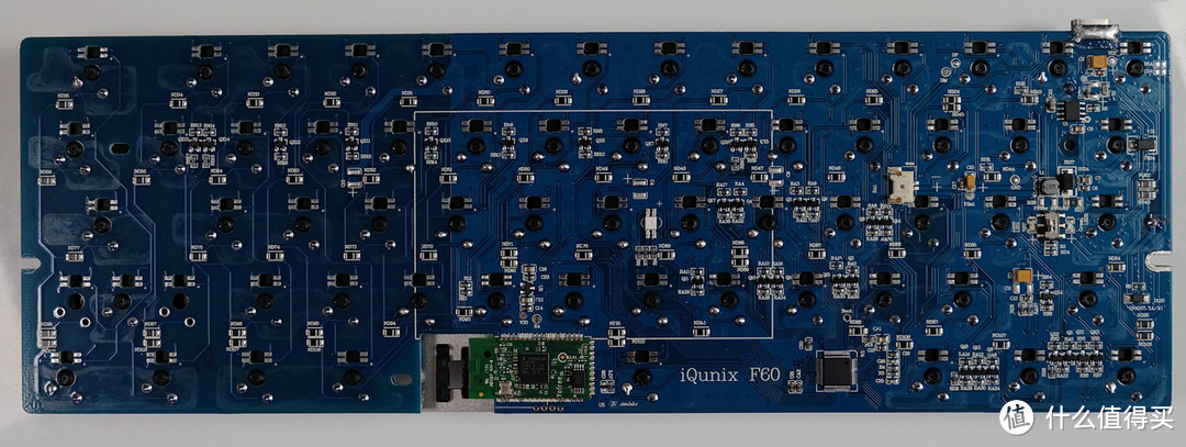 随身输入利器 or 金属萌物？iQunix F60双模机械键盘和ZOMO猫爪键帽众测