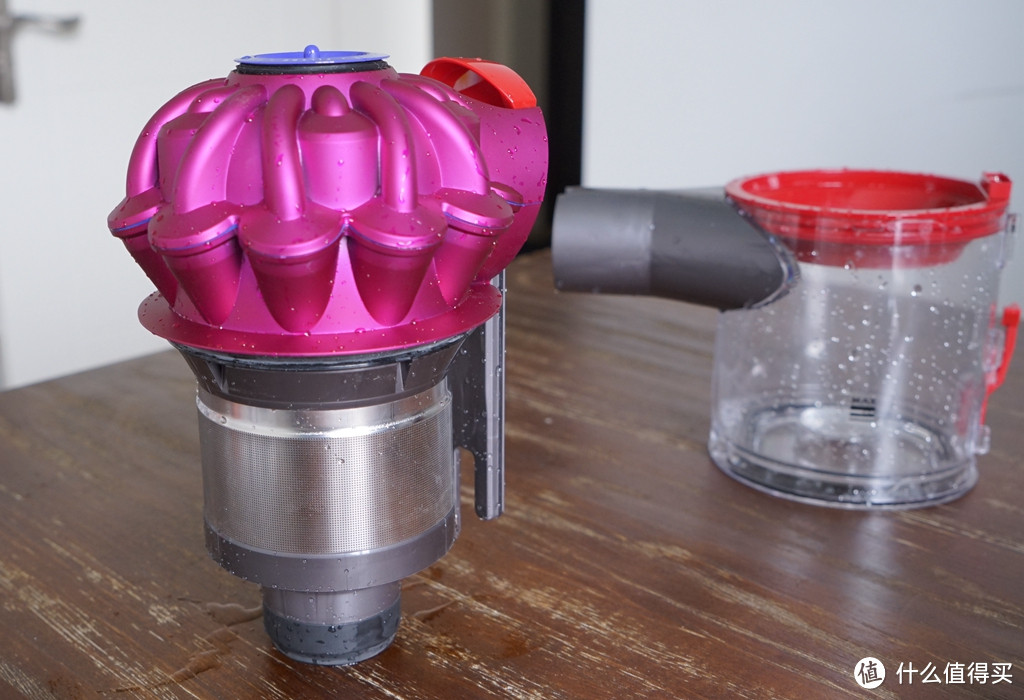 来自张大妈福利—Dyson 戴森 V7 EXTRA 吸尘器 开箱