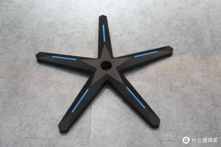 看球赢球两不误,世界杯最佳伴侣傲风电竞椅