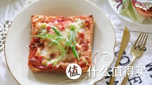 3道能帮你撑场的早餐、出游小餐食~【三文鱼饭团、吐司pizza、鸡蛋沙拉三明治】