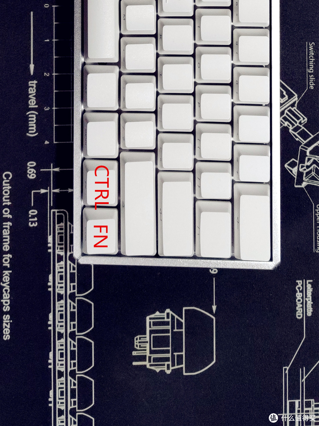 铝系艺术的狂潮—IQUNIX F60双模机械键盘+ZOMO猫爪键帽测评体验