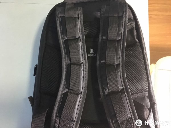 肩带分段，上身还是很贴合的