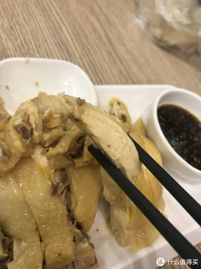 皮脆、肉嫩，味鲜，这道艳压四方的白斩鸡只有老上海人才懂—小绍兴探店