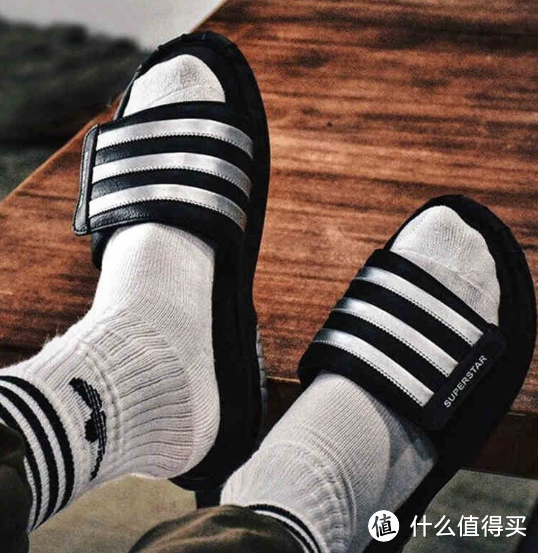 夏天就该“拖拖踏踏” 简约时尚的运动拖鞋 