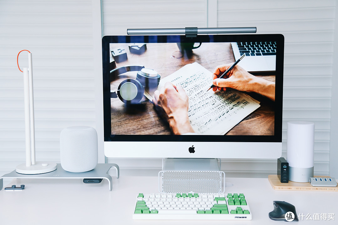 上帝说要有光，要均匀的光：BenQ 明基 ScreenBar Plus 屏幕挂灯开箱