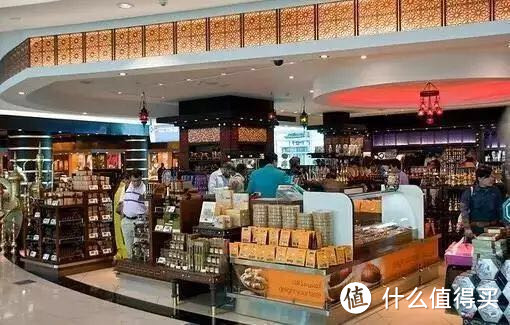 你以为机场免税店都是捡便宜？盘点了全球最好买&个别不太好买的DUTY FREE